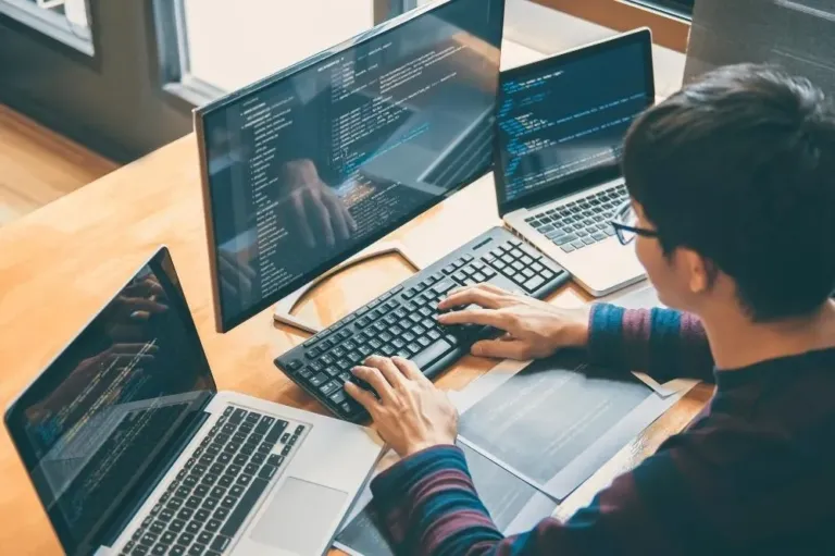 A client's computer is being assessed by a managed IT expert.